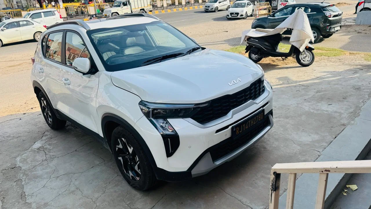 Kia Sonet Htk plus — car rental in Jaipur, photo 2 of 5