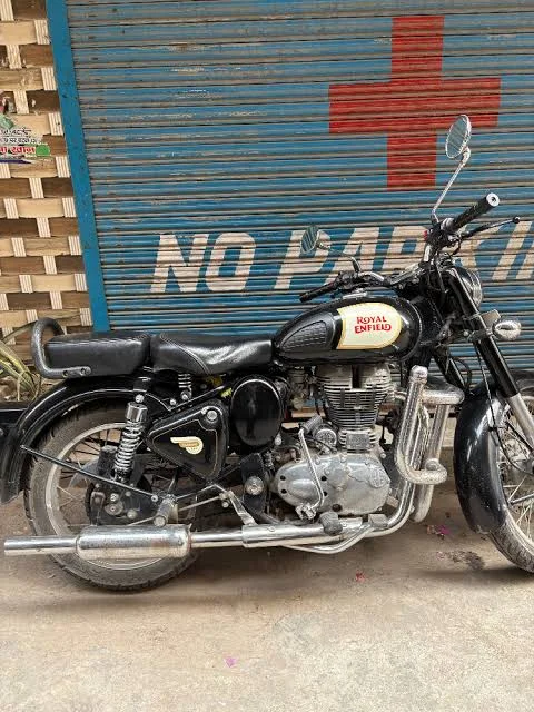 Royal Enfield Classic 350 — bike rental in Jaipur
