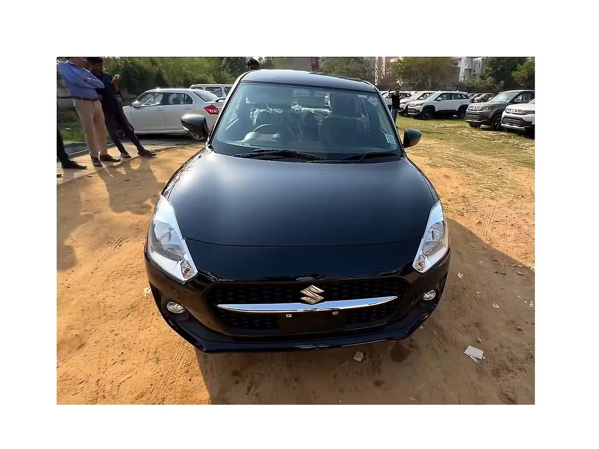 Maruti Suzuki Swift CNG — car rental in Jaipur, photo 2 of 2
