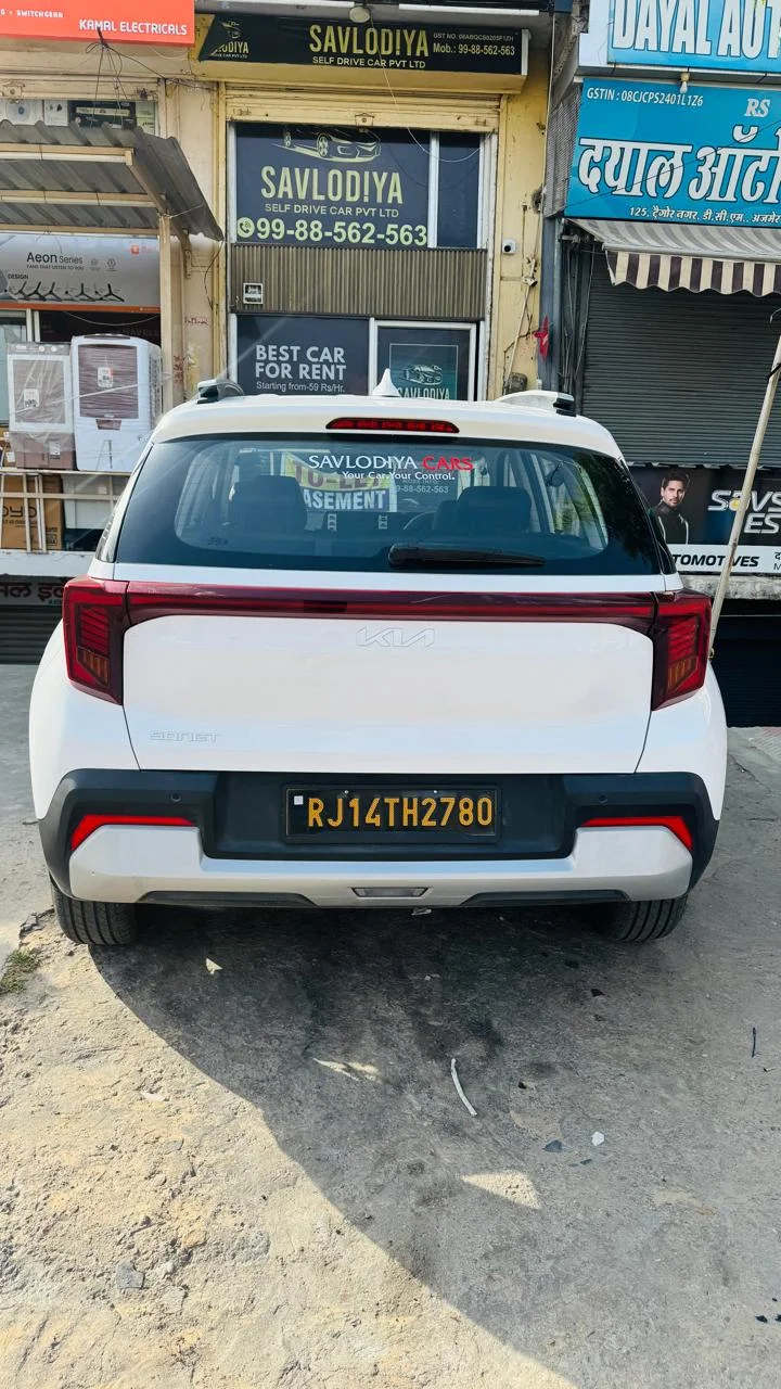 Kia Sonet Htk plus — car rental in Jaipur, photo 3 of 5
